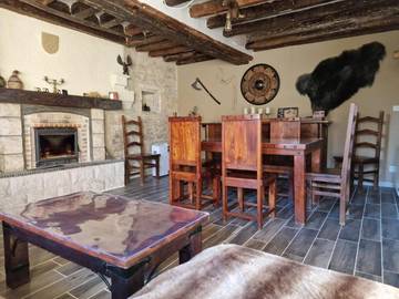Gîte pour 6 personnes, avec jardin dans Chailloué