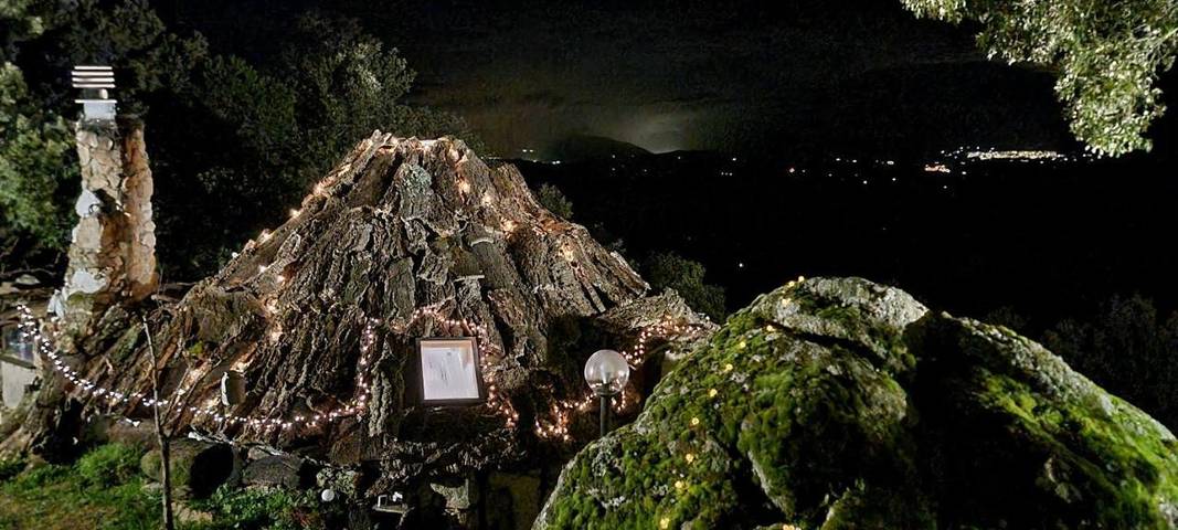 Chalet per 4 persone, con giardino e panorama, con animali domestici in Sardegna