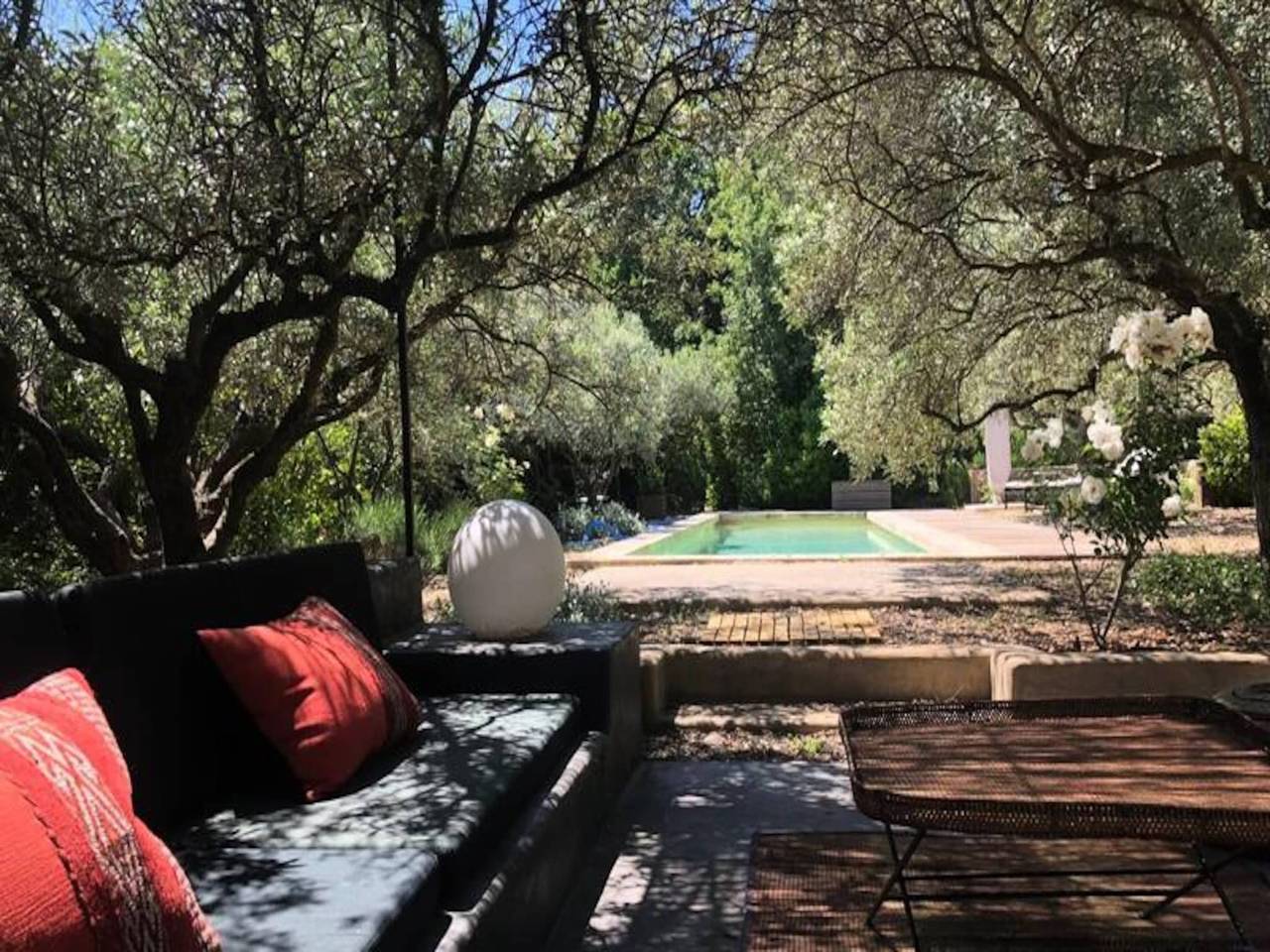 Entire apartment, Houses & Villas for 8 People in Lauris, Parc naturel régional du Luberon