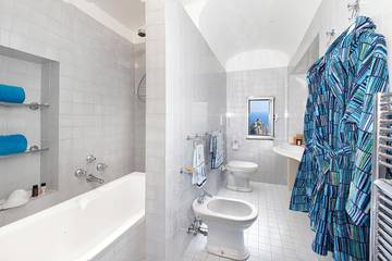 Villa for 4 Guests in Capri, Tyrrhenian Coast Campania, Picture 3