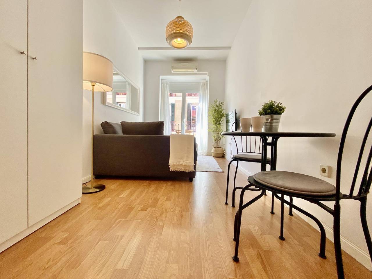 Entire studio, Charming Vaverde Malasaña - Cozy Apartment in Centro (Madrid), Madrid
