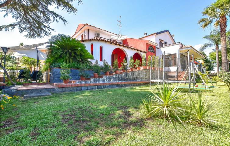 Casa vacanza per 6 persone a Aci Catena