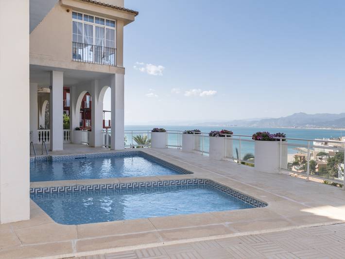 Gîte pour 4 personnes, avec terrasse et piscine dans Faro De Cullera - 2