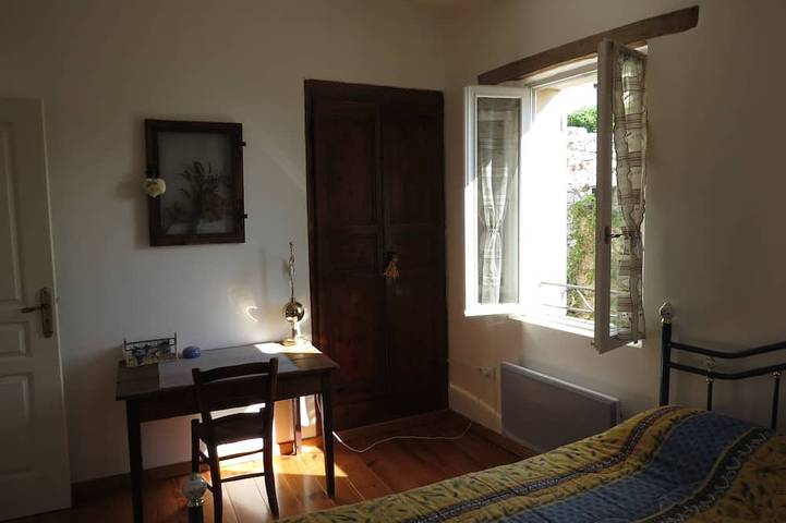 Location de vacances pour 6 personnes, avec jardin et terrasse à Caseneuve - 2