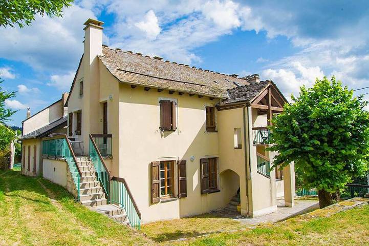 Location de vacances pour 4 personnes, avec jardin dans Mont Lozère et Goulet