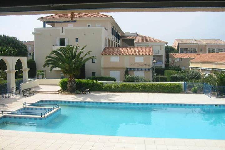 Casa de vacaciones para 4 personas, con jardín además de terraza y piscina - 1