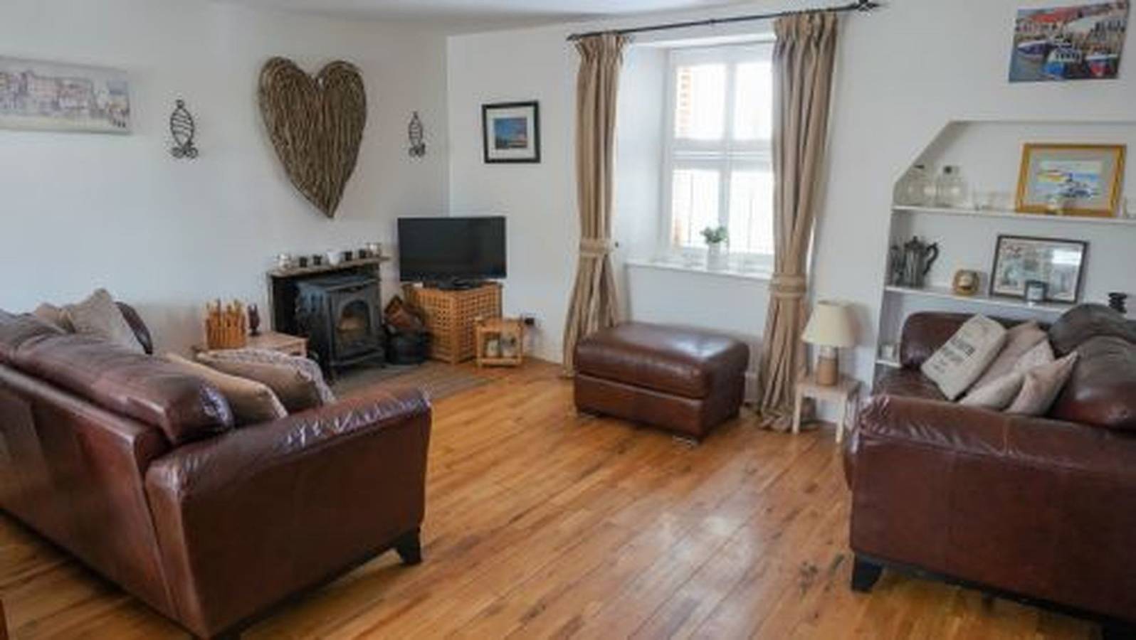 Driftwood | Pittenweem in Pittenweem, Region Fife