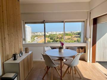 Ferienwohnung für 4 Personen, mit Garten und Balkon in Alvor