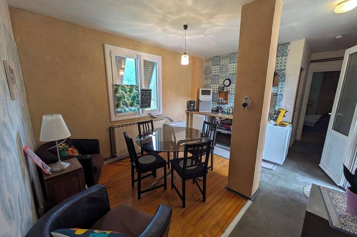 Gîte pour 4 personnes, avec terrasse à Les Ollières-sur-Eyrieux