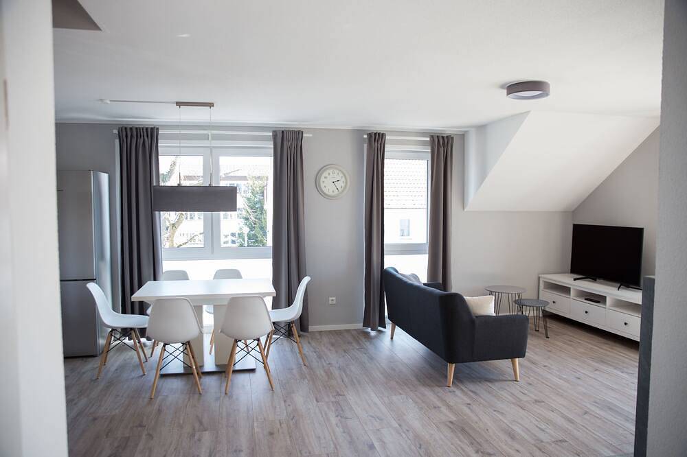 Ganze Wohnung, Moderne Neubau-Wohnung mit 35qm Dachterrasse + Kamin in Trossingen, Mittlerer Schwarzwald
