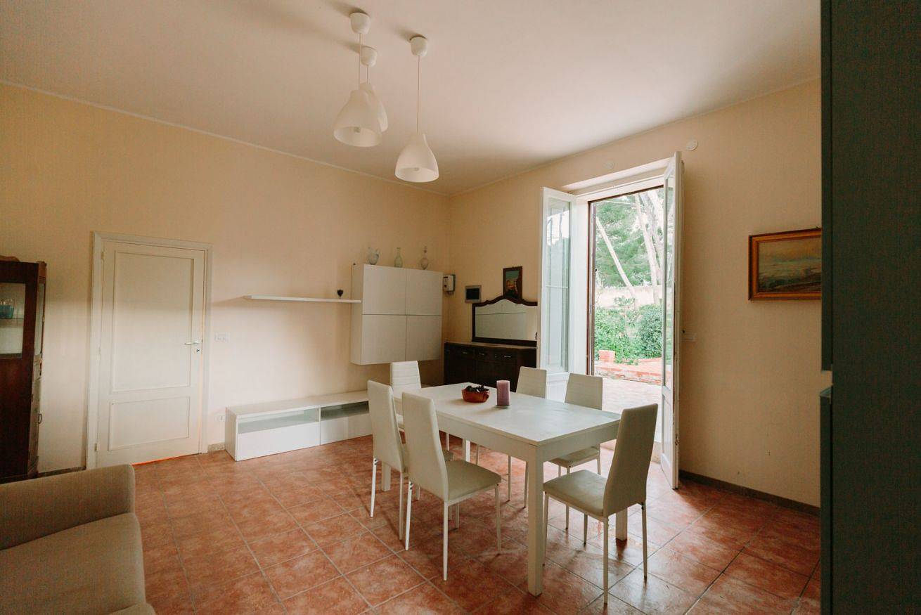 Appartamento intero, Guesthost - Villa Isidoro Pizzolungo Vibes in Pizzolungo, Erice