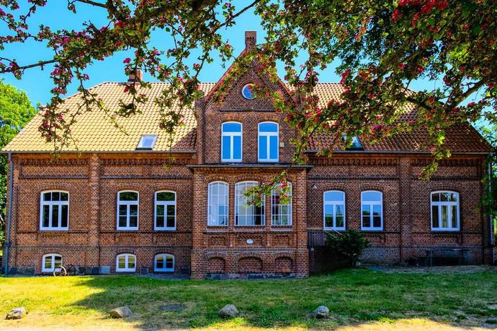 Ferienwohnung für 13 Personen, mit Terrasse und Garten sowie Sauna