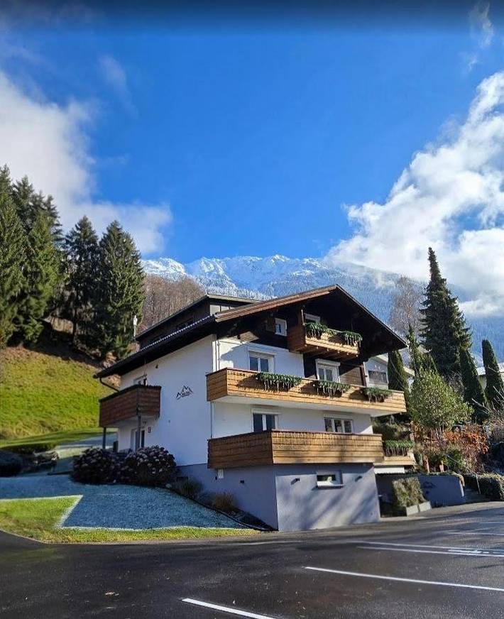 Appartement de vacances pour 8 personnes, avec jardin et vue, animaux acceptés