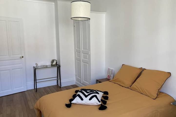 Apartamento entero, Magnificent apartment in the heart of Villa Médreville with garden and parking space in Nancy, Región de Nancy