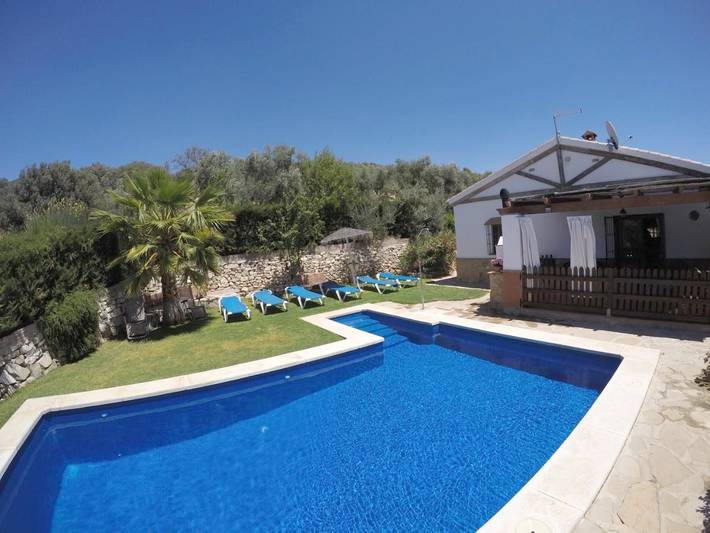 Casa rural para 6 personas, con Terraza y Jardín además de Piscina y Vistas en Antequera