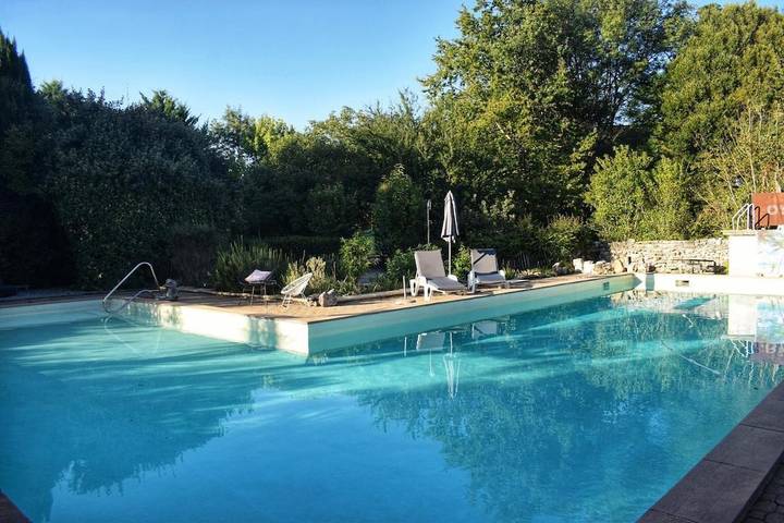 Location de vacances pour 14 personnes, avec jardin et piscine à Sainte-Sabine-Born - 2
