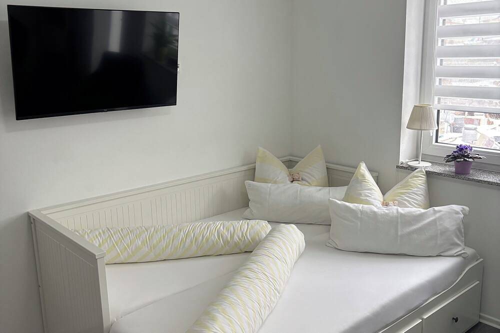 Ganze Wohnung, Gemütliche Ferienwohnung mit Garten-auf dem Land in Chursdorf, Dittersdorf