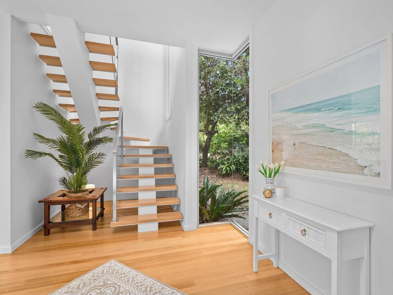 Hel lejlighed, Luxurious 5-Bed Home by Avoca Beach in Avoca Beach, New South Wales