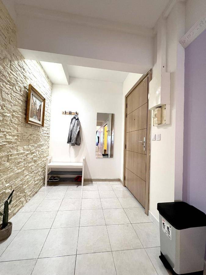 Appartement entier, Two-Bedroom Apartment in Les Lilas, Seine-Saint-Denis