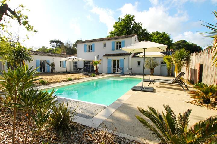Maison de vacances pour 8 personnes, avec Terrasse ainsi que Jardin et Piscine à Jard-sur-Mer