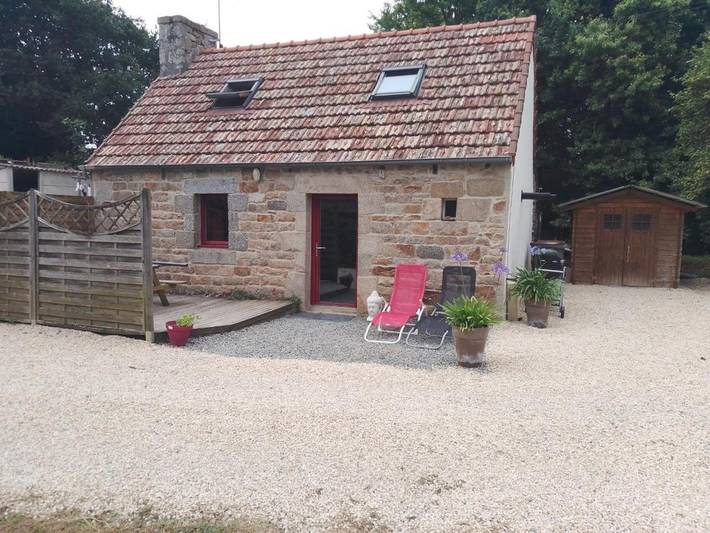 Location de vacances pour 5 personnes, avec jardin à Tonquédec