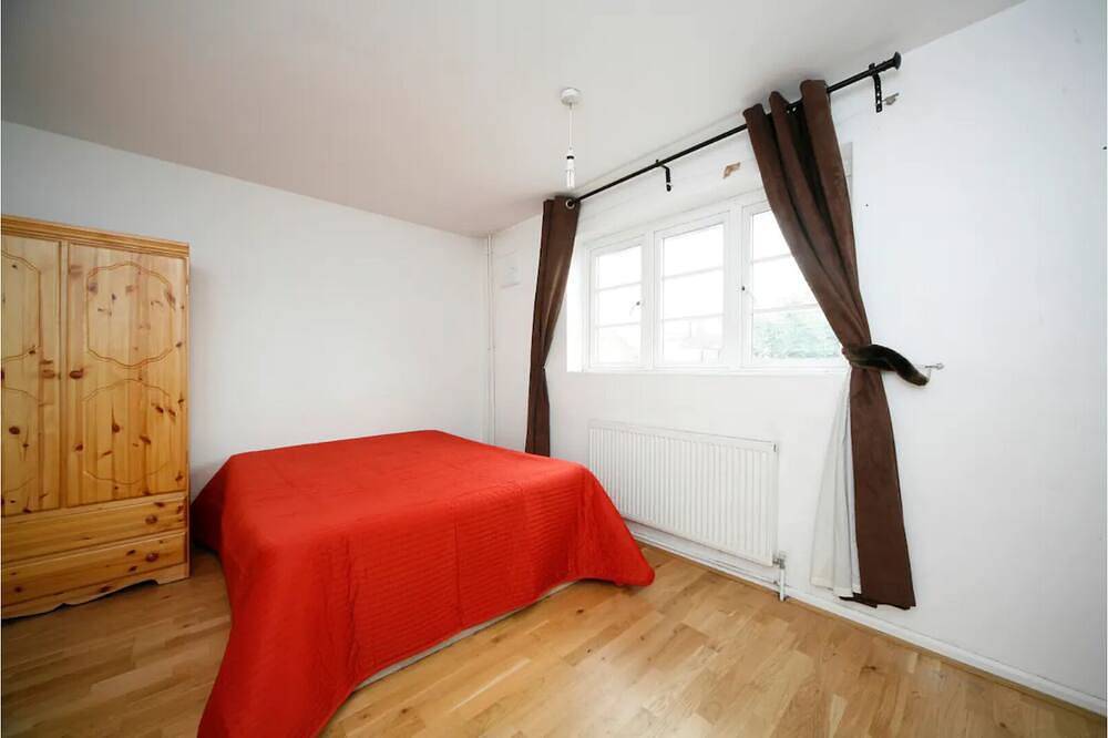London smart Double Room near metro Central Line in Waltham Forest, London