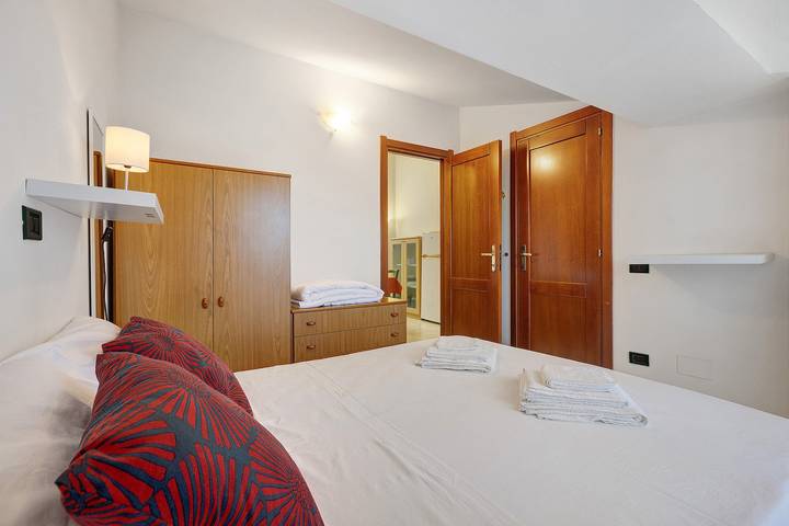 Entire apartment, ‘Piandanna Rooms’ Apartment with Balcony, Wi-Fi & Air Conditioning in Sassari, Sassari Province