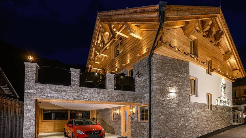 Hütte für 8 Personen, mit Whirlpool und Sauna sowie Balkon, kinderfreundlich in Kappl