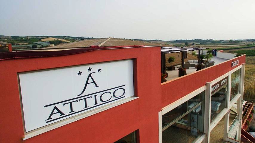 Gîte pour 3 personnes, avec piscine ainsi que balcon et jacuzzi à Canicattì - 2