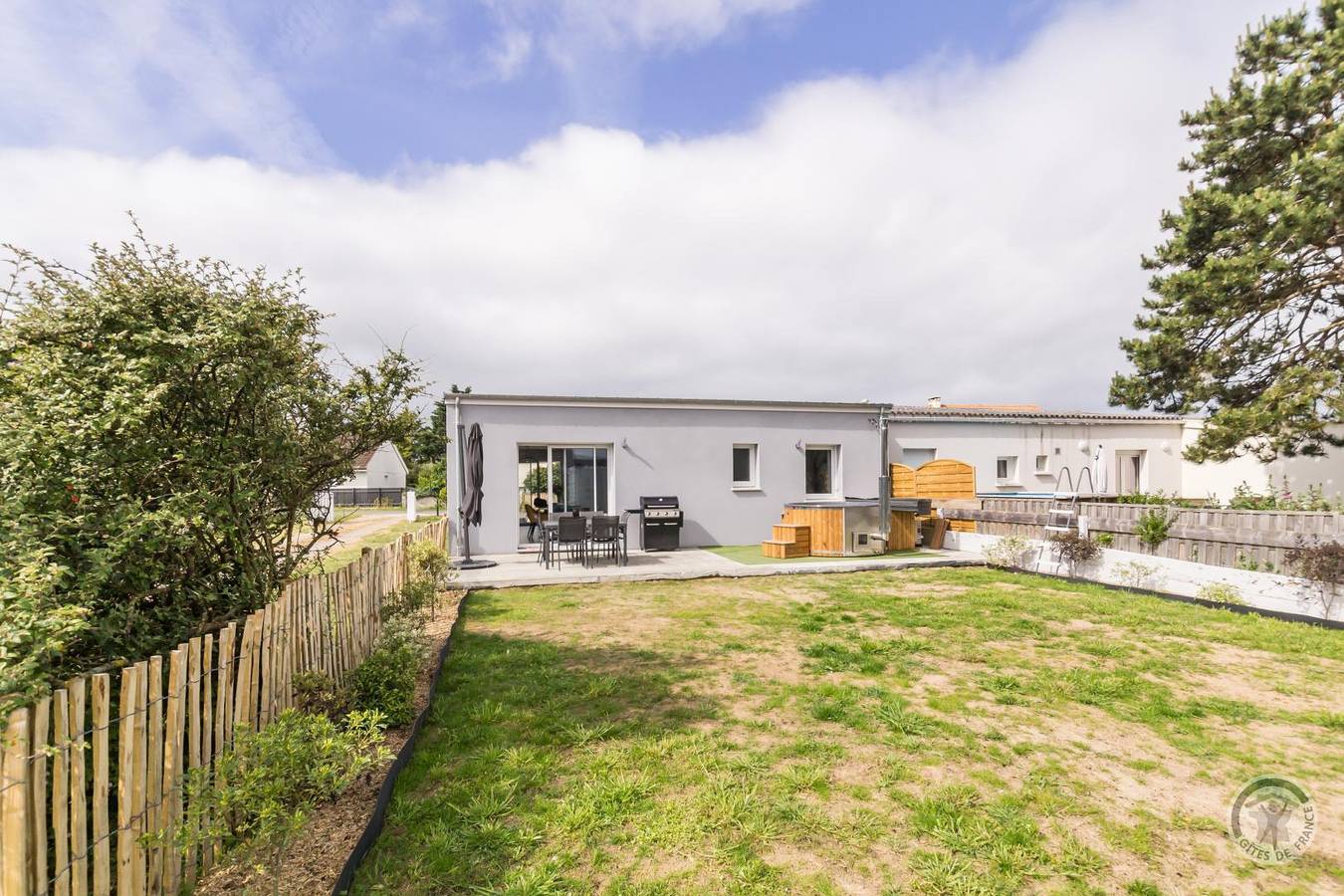 Saro in Saint-Jean-de-la-Rivière, Côte de la Déroute