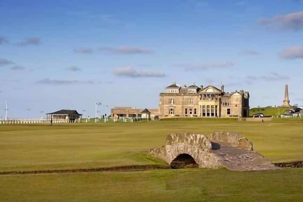 Swilken View, 5-Sterne-Selbstversorgerhaus mit Blick auf den alten Golfplatz in St. Andrews in St Andrews, Region Fife