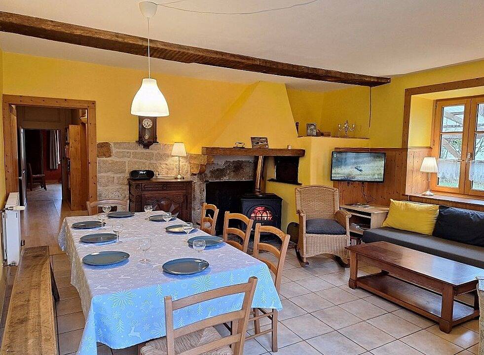 Gîte "Chez Léontine", dans ancienne ferme vigneronne in Liesle, Doubs