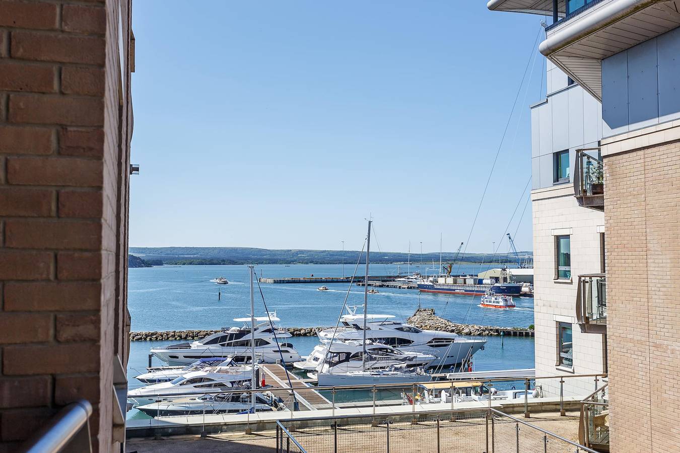 Entire apartment, Marina Secret - with Free Parking in Poole, Poole Harbour