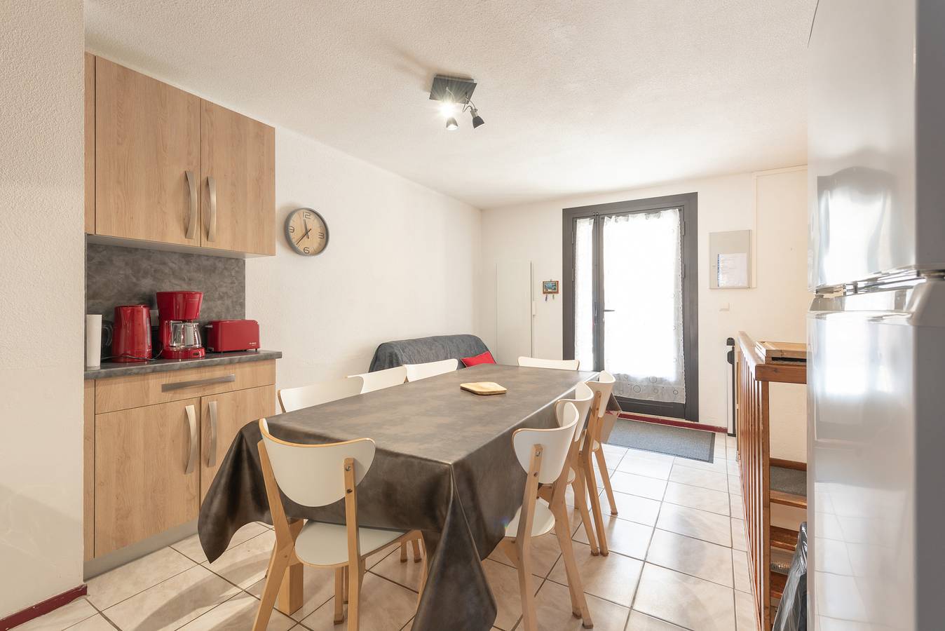 Entire apartment, Gavarnie Apartment – Cozy Duplex with Parking & Ski Locker in Gavarnie, Pyrenees National Park