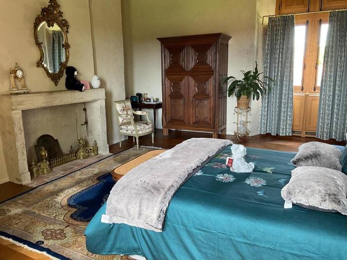 Location de vacances pour 2 personnes, avec terrasse ainsi que jacuzzi et jardin à Cognat-Lyonne - 3