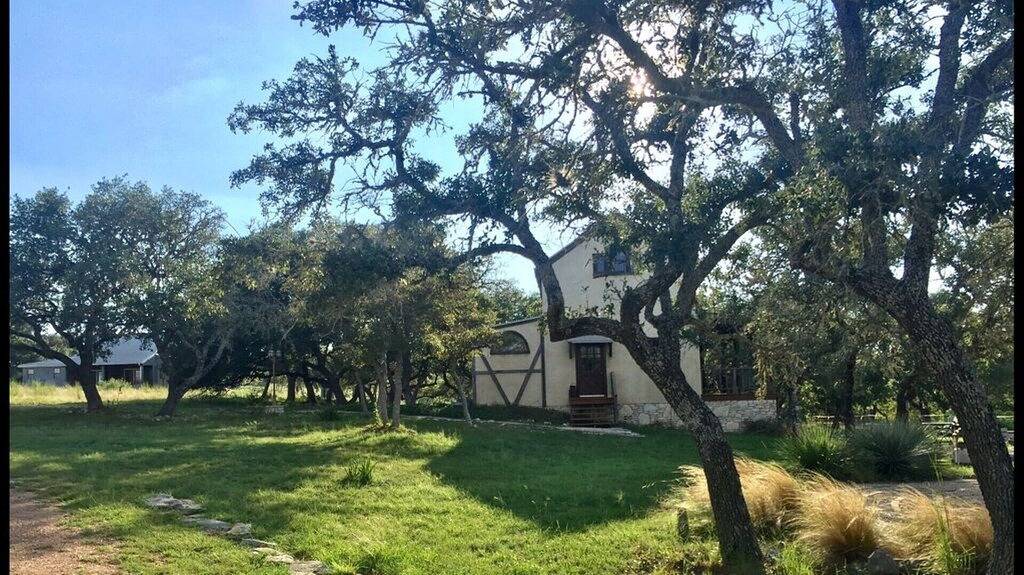 Sonnenaufgang-Amish-Kabine bei Wolf Creek Guest Ranch in Gillespie County