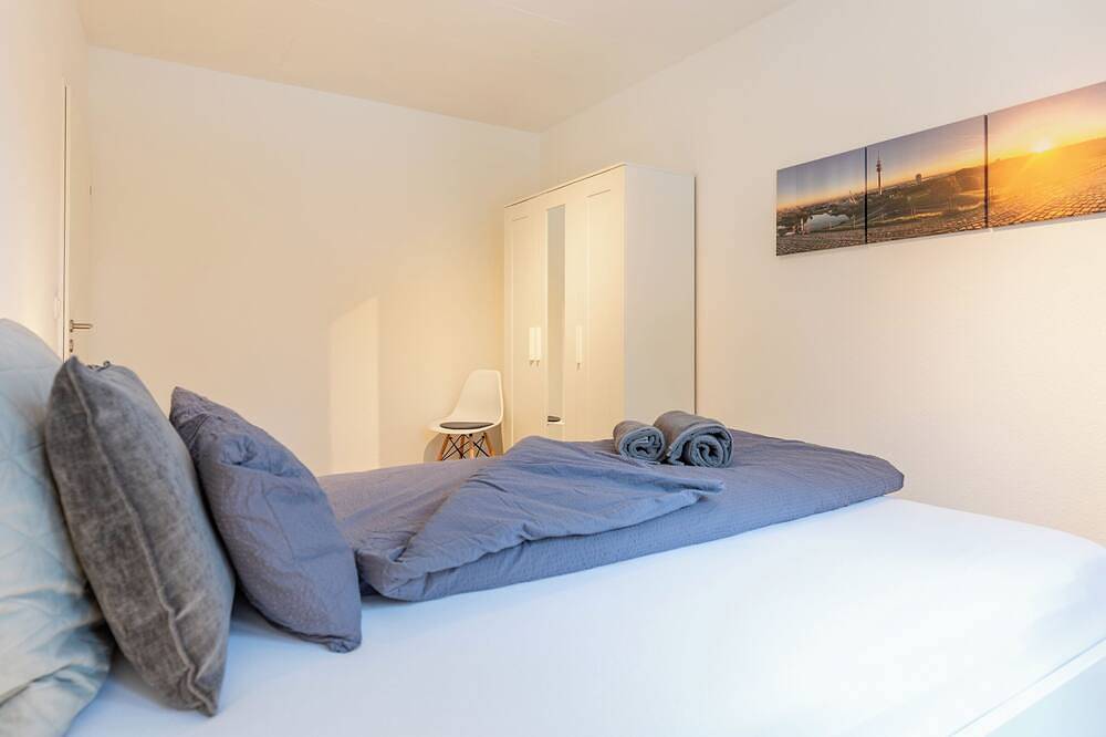 Haus Libelle: Modernes Ferienhaus mit Garten, Gasgrill & Wlan für 4 Gäste in Leck, Grünes Binnenland