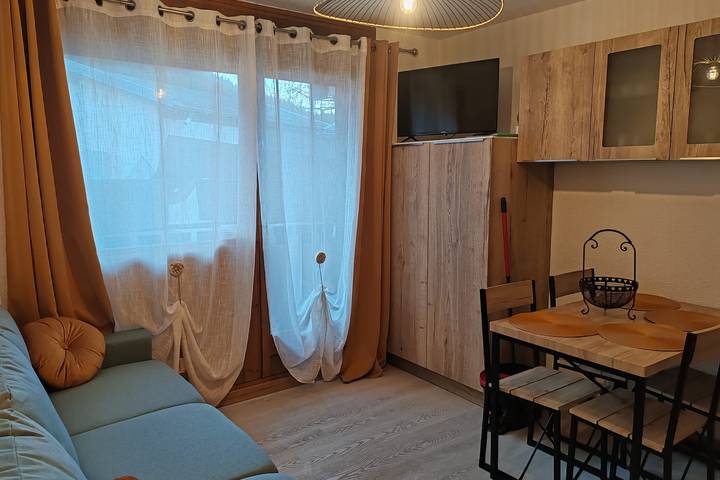 Appartement entier, Appartement 3★ avec terrasse au pied des pistes in La Clusaz, Région d'Annecy