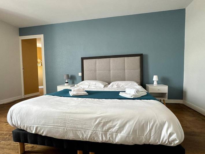 Location de vacances pour 10 personnes, avec Terrasse et Jardin à Airvault - 4