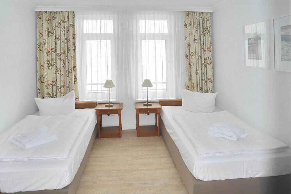 Appartement entier, Lovely vacation apartment on the beach with a wonderful view of Lake Schloon - in Bansin, Heringsdorf