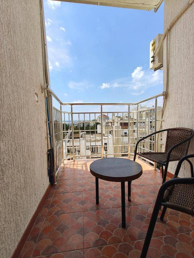 Ferienwohnung für 4 Personen, mit Balkon und Terrasse sowie Ausblick in Bar - 3