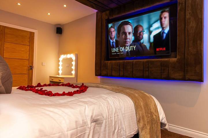 Ganze Wohnung, Apartment-Executive-Eigenes Badezimmer-Jacuzzi - Apartment 1 in Bradford, Westliches Yorkshire