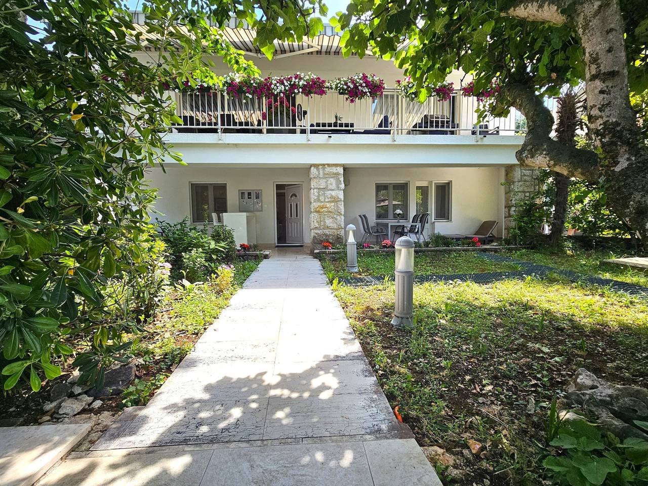 Ganze Wohnung, Apartments with parking spaces Njivice, Krk - 20453 in Njivice, Krk