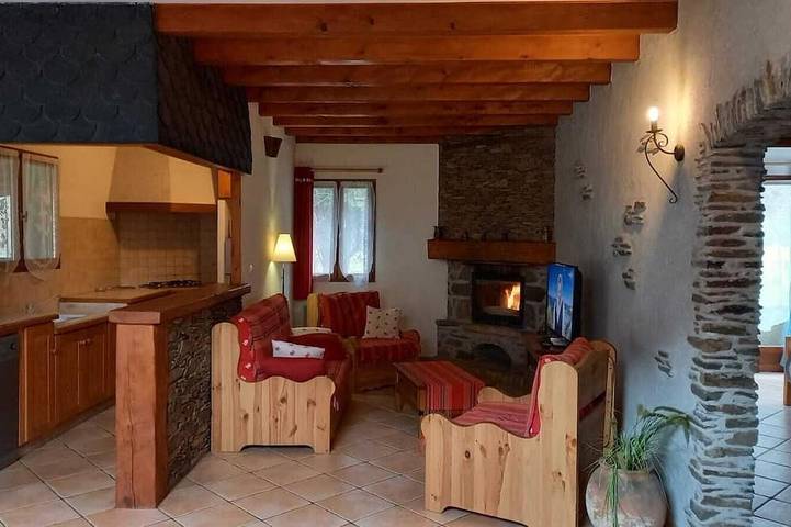 Gîte pour 8 personnes, avec jardin, animaux acceptés dans Val-de-Sos - 4