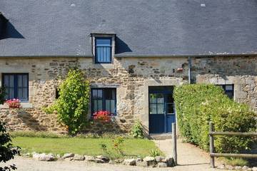 Gîte pour 4 personnes, avec terrasse et jardin à Trégon