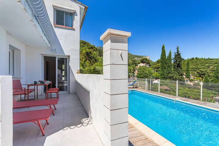Ferienhaus für 4 Personen, mit Terrasse und Pool in Toulon
