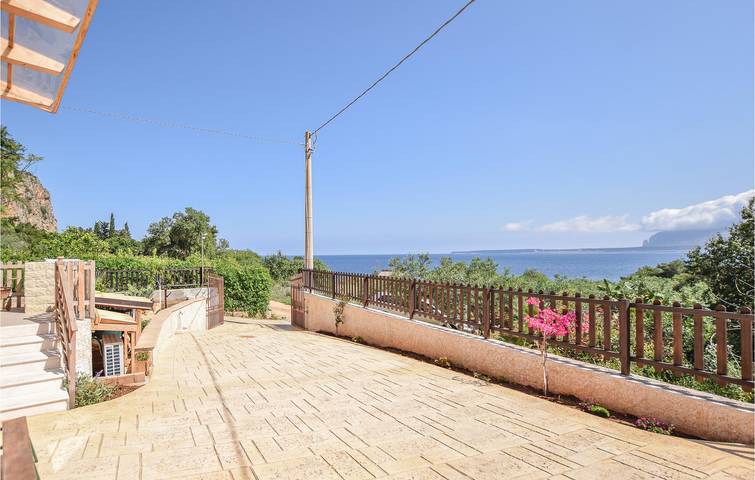 Appartement au rez-de-chaussée avec terrasse et parking - 2,5 km de la plage in Spiaggia Agliareddi, Custonaci