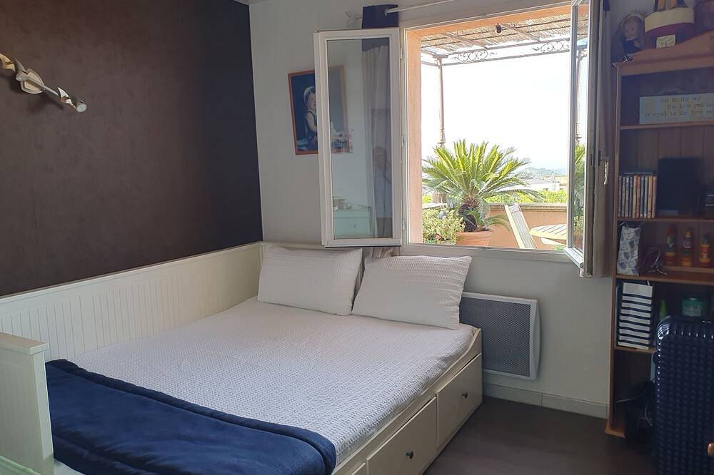 Villa, sea view with swimming pool heated 30 ° in Ensuès-la-Redonne, Mediterranean Coast (France)
