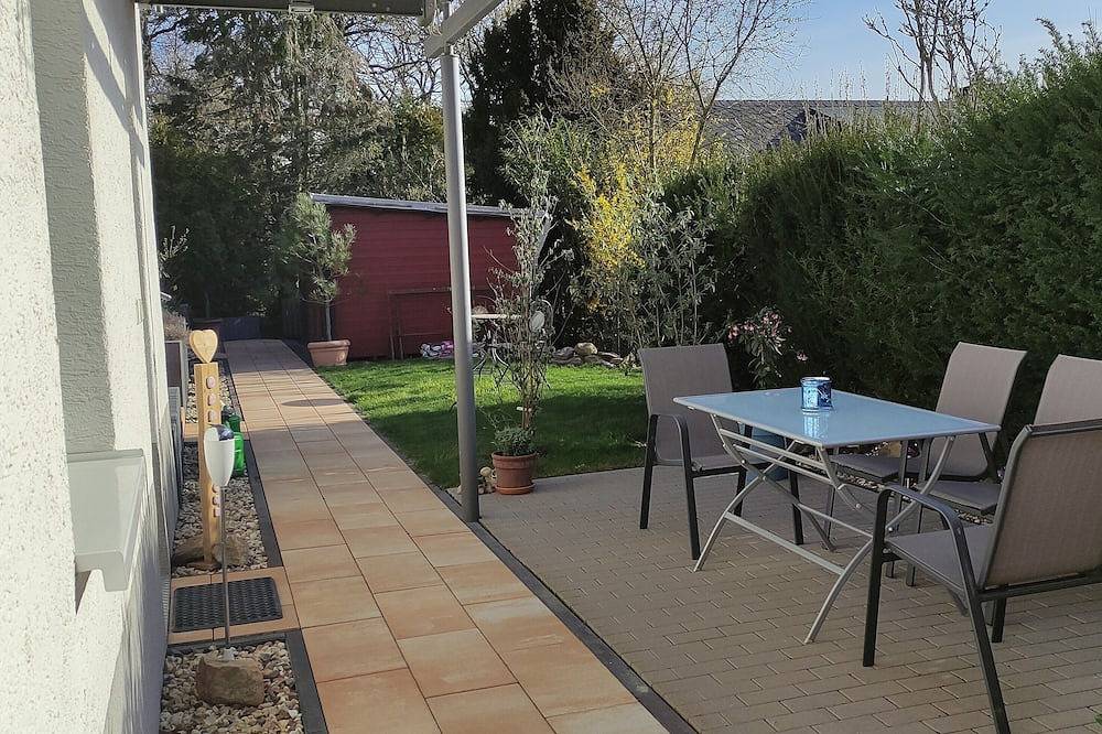 Ganze Wohnung, Kleine, liebevoll eingerichichtete Ferienwohnung mit Terrasse in Taunusstein, Südhessen
