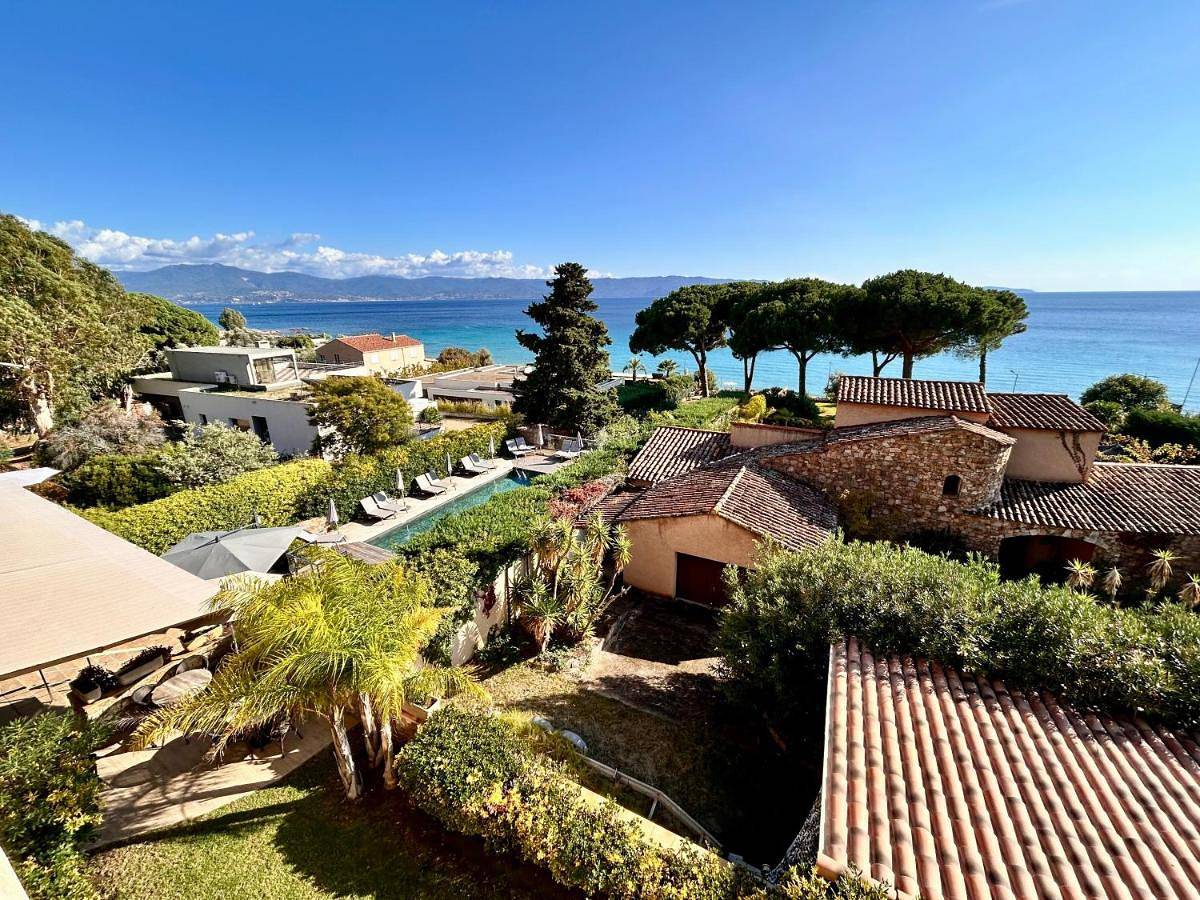 Hôtel La Pinède in Ajaccio, Golfe D'Ajaccio